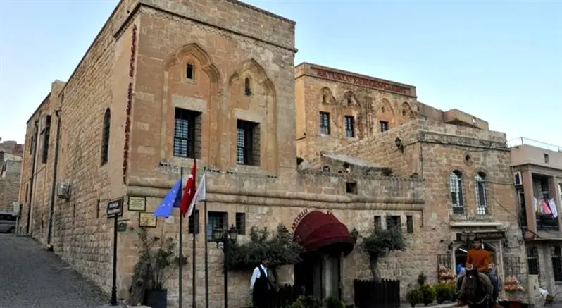 artuklu kervansarayı, mardin otelleri