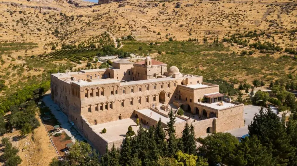 deyrulzafaran manastır